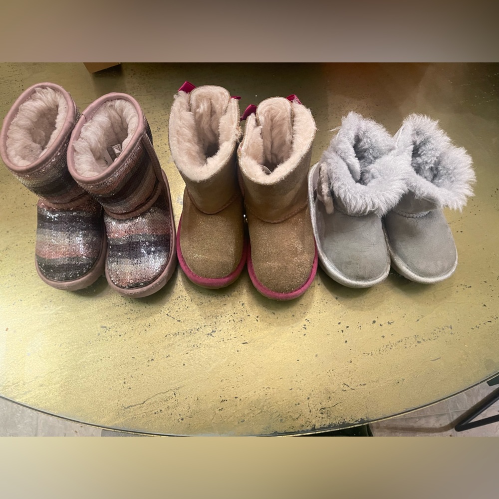 Toddler Uggs size 7